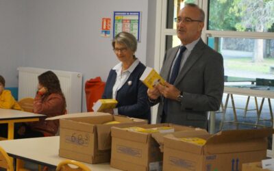 Remise des dictionnaires et des Chèques Collèges 72